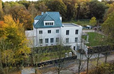 8-комн. дом в Дортмунде, 382 м²